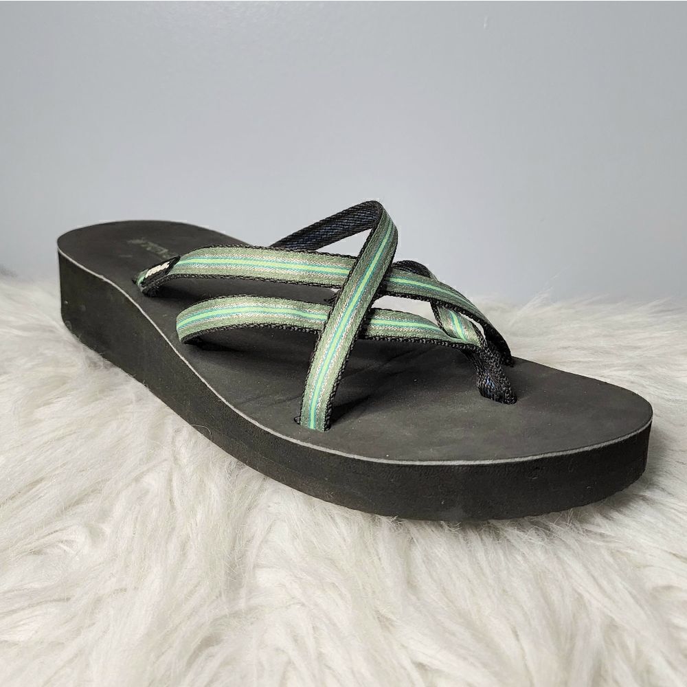 Teva sandals flip flop women's size 11 slight heel green